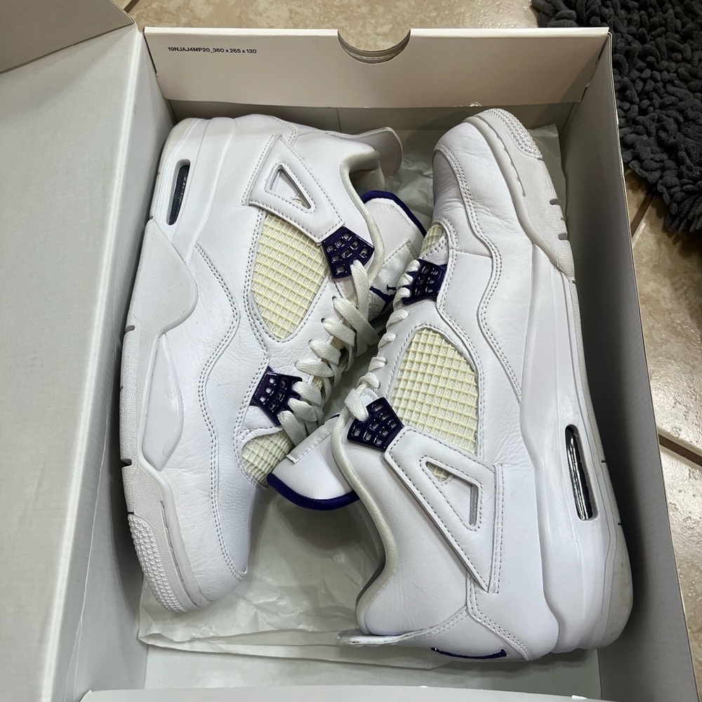 Air Jordan 4